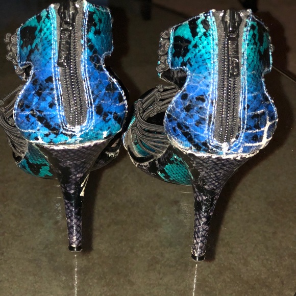 Michael Antonio Snake Skin Heels - Picture 3 of 4